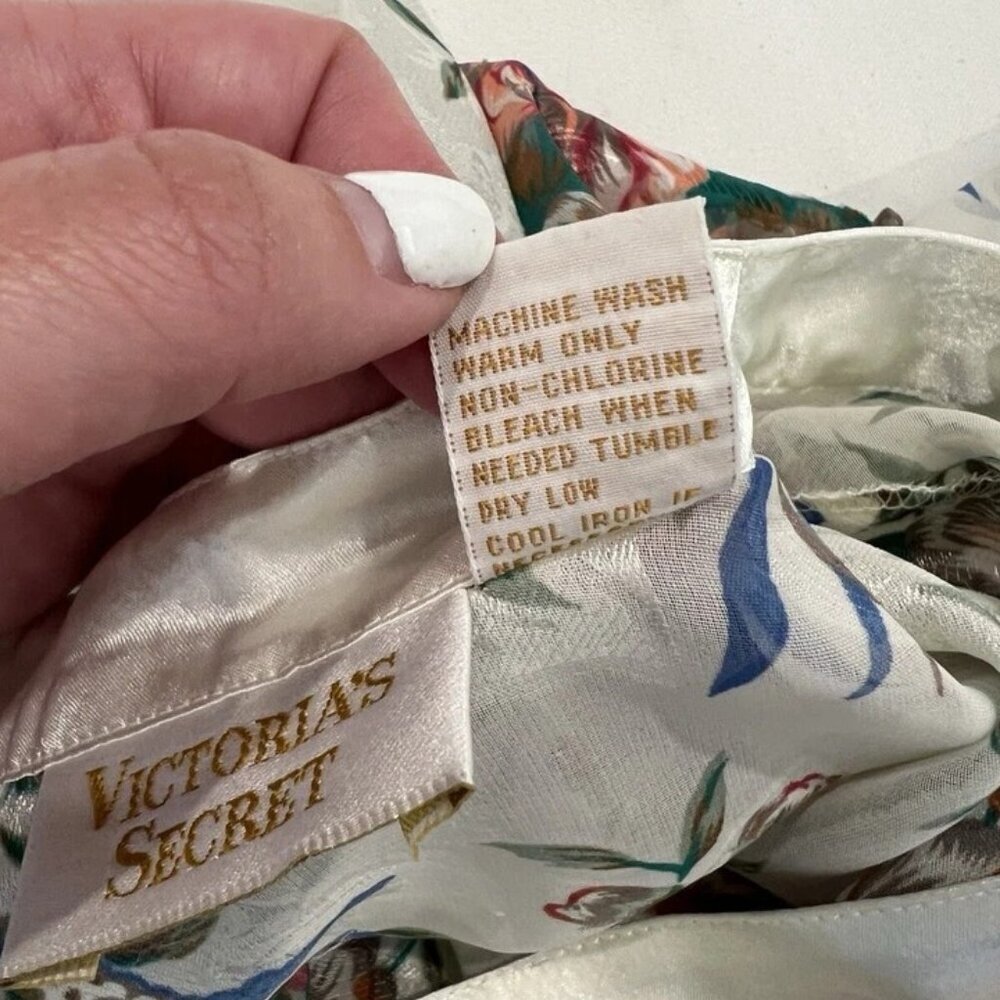 Victoria's Secret Vintage 90s Long Sleeve Dark Floral Opaque Kimono Robe Small - Picture 2 of 7